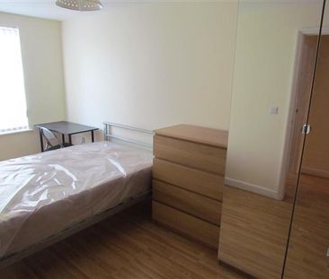 3 bedroom apartment to rent - Photo 4