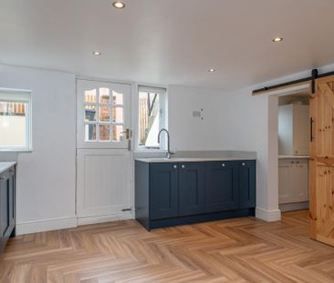 3 bedroom terraced house to rent - Photo 3