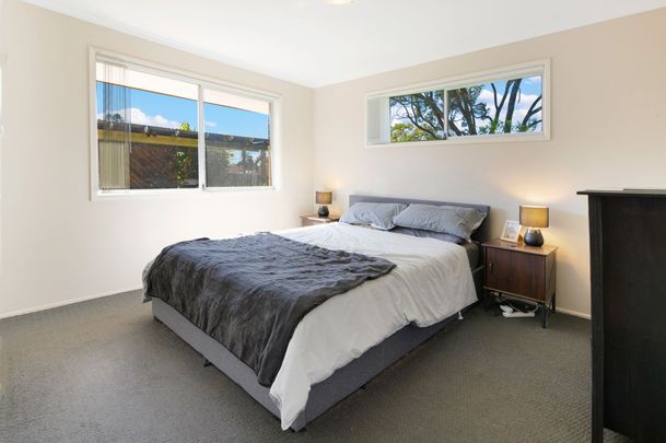 3 Bedroom House in Benowa - Photo 1