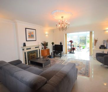 4 bedroom detached house to rent - Photo 3