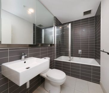 Comfortable Living in the Heart of Footscray - Photo 5