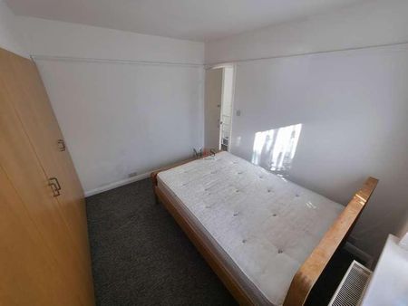 Wentworth Road, Southall, UB2 - Photo 4