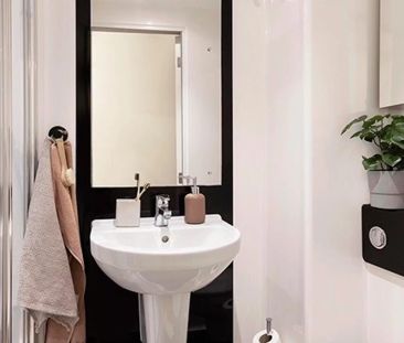 Medium Standard Double Ensuite - Photo 4