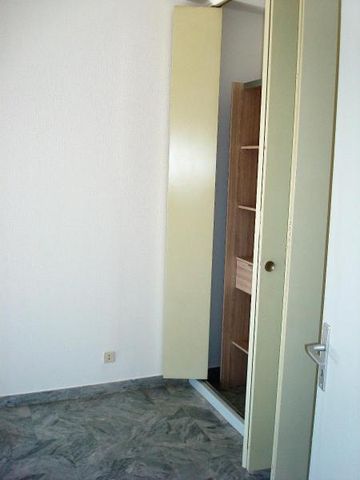 Location Appartement 2 pièces 42m² DRAGUIGNAN 83300 - Photo 4