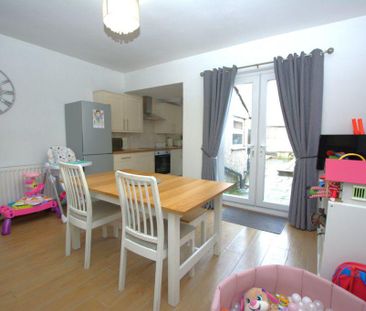 2 bedroom property to rent - Photo 3