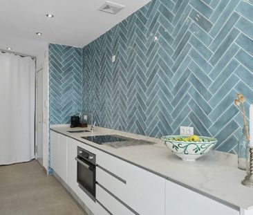 2 Bedroom Apartment For Rent in Nueva Andalucía, Málaga - Photo 5