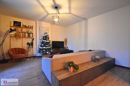 Ruime gezinswoning met 4 slaapkamers, tuin, terras en 2 staanplaatsen te huur - Photo 4