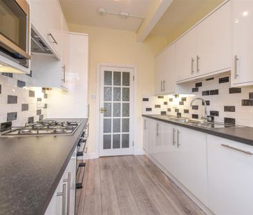 2 bedroom flat to rent - Photo 6