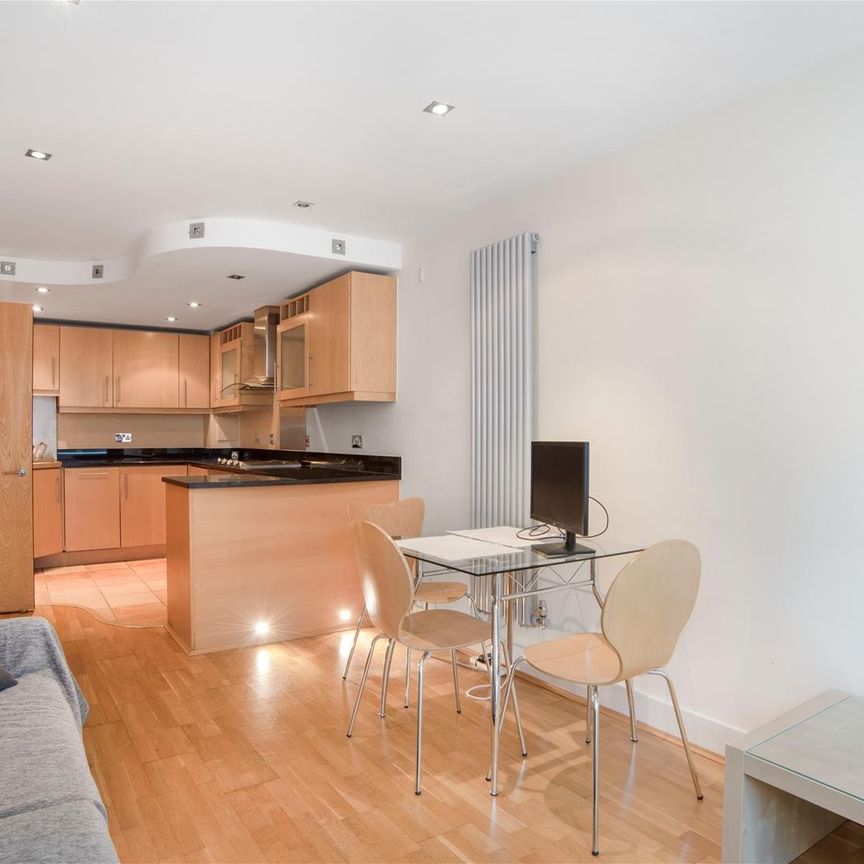 Millharbour, London - Photo 1