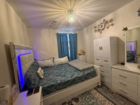 For Lease - 22 Queenpost Drive, Brampton, Ontario - Photo 4