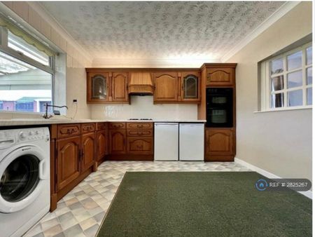 2 bedroom bungalow to rent - Photo 4