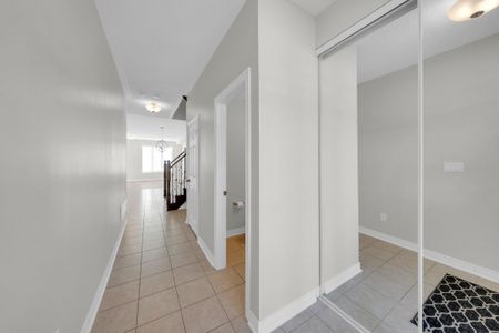 For Lease - 27 Sharpe Crescent, New Tecumseth, Ontario - Photo 4