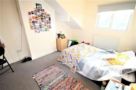 Harold View, Leeds, LS6 - Photo 2