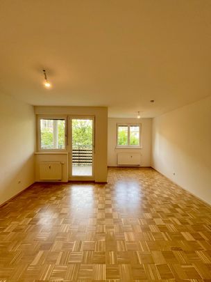 Sanierte 2 Zimmer-Wohnung mit Balkon ins Grüne - Provisionsfrei! - Foto 1