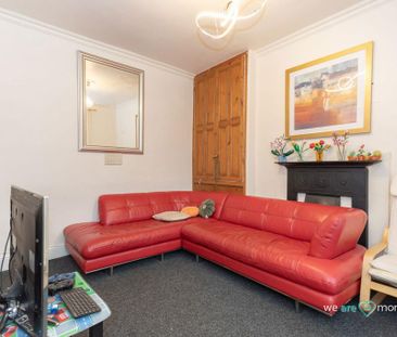 6 bedroom terraced house to rent - Photo 2