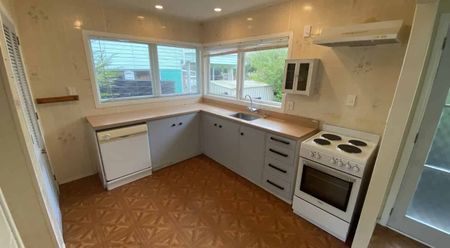 Stunning Home in Bucklands Beach!! - Photo 5