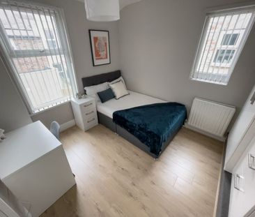 Adelaide Road, Liverpool. - Photo 5