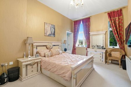 Available furnished now - Photo 3