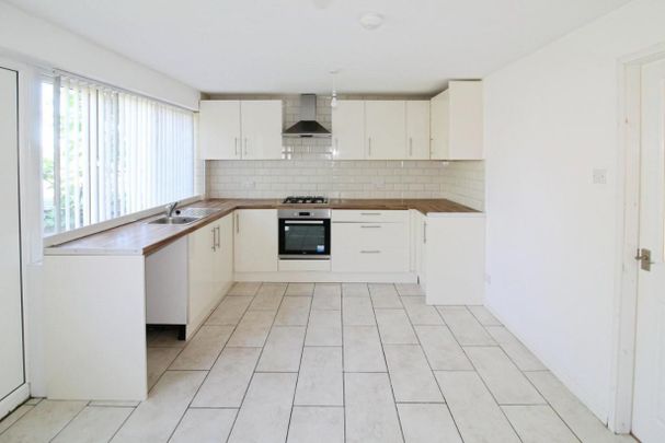 Broadlea Crescent, LS13 2JS - Photo 1
