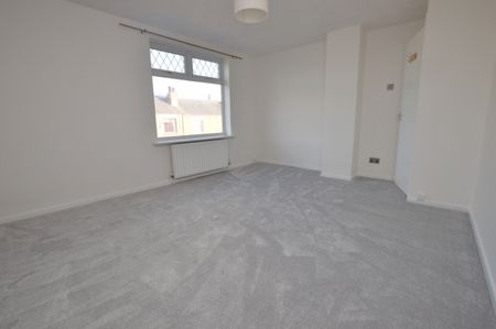 2 Bedroom Terraced House - Photo 3