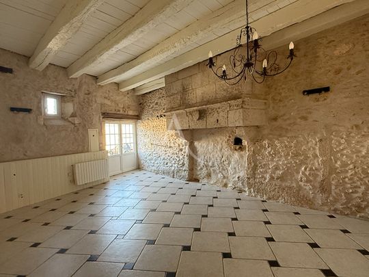 Location maison 4 pièces, 109.00m², Saintes - Photo 1