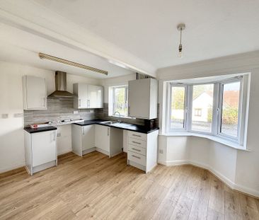3 bed to rent in Fivash Close, Taunton, TA1 - Photo 2