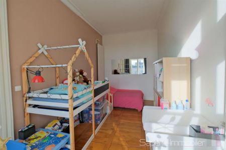 Vaste T4 Centre-ville - Place de la Mairie - Photo 4