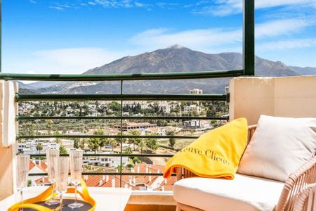 2 bedroom luxury Flat for rent in Nueva Andalucia, Andalusia - Photo 4