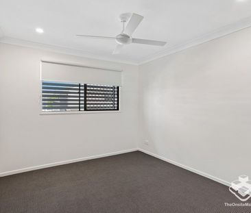 4 bedroom modern townhouse - Photo 5