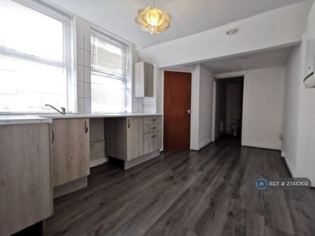1 bedroom flat to rent - Photo 5