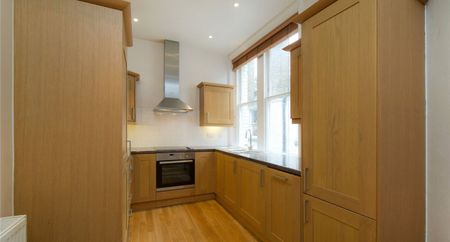 Charing Cross Road, Covent Garden, WC2H - Photo 3