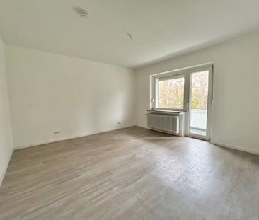Großzügige Erdgeschosswohnung mit Balkon - Foto 2