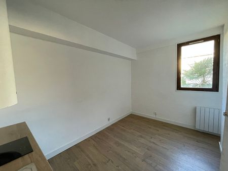 Location Appartement 1 pièce 32m² - Photo 5