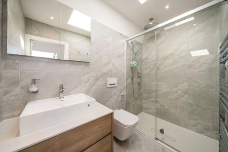 4 bedroom flat to rent - Photo 5