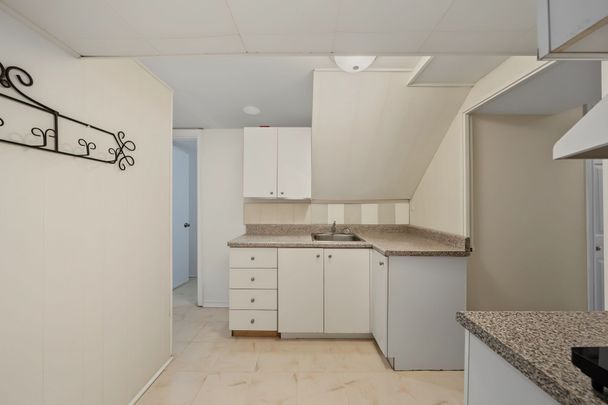 For Lease - 166 Collings Avenue, Bradford West Gwillimbury, Ontario - Photo 1