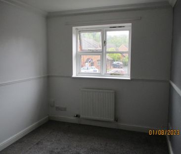 3 bedroom semi-detached house to rent - Photo 2