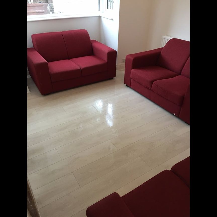 4 Bed Terraced House, Tunnel Avenue, SE10 - Photo 1