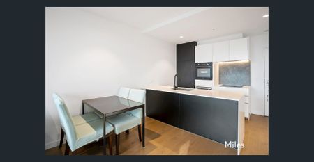 SET HIGH ON THE HILL! - Photo 4