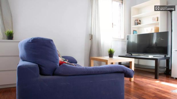 Studio for rent in Embajadores, Madrid - Photo 1