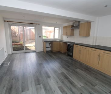 3 bed mid-terraced house to rent in Marlborough Street, Ashton-Unde... - Photo 5
