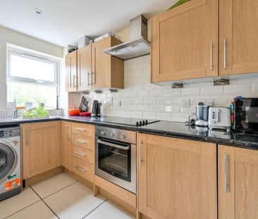 1 bedroom semi-detached house to rent - Photo 3