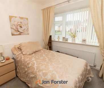 2 Bedroom Bungalow - Semi Detached - Photo 3