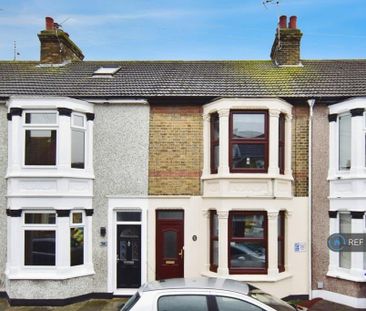 2 bedroom terraced house to rent - Photo 4