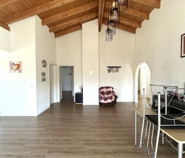 Helle 4.5-Zimmer-Dachwohnung mit Balkon in Uznach - Foto 2