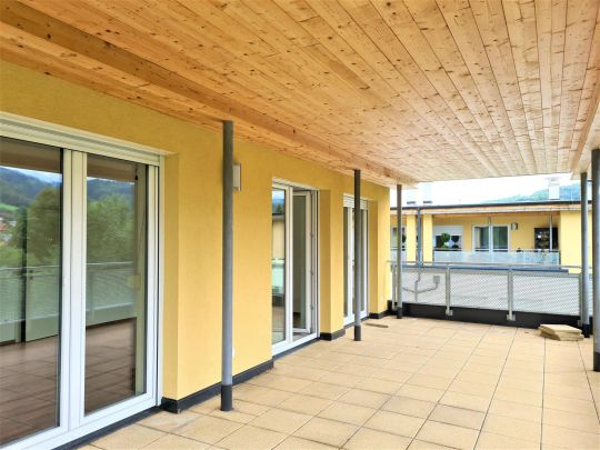 Wundeschöne Maisonettenwohnung mir Dachterrasse, Garten und Carport! - Photo 1