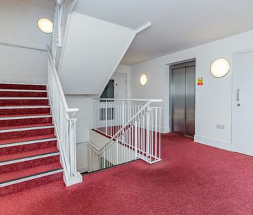 Flat to rent on - Photo 3