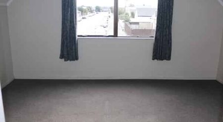 5 Bedroom Home - Photo 2