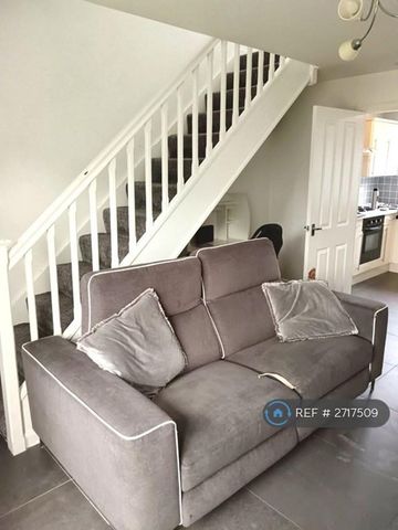 2 bedroom semi-detached house to rent - Photo 5