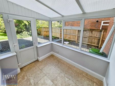 4 bedroom detached house to rent - Photo 5