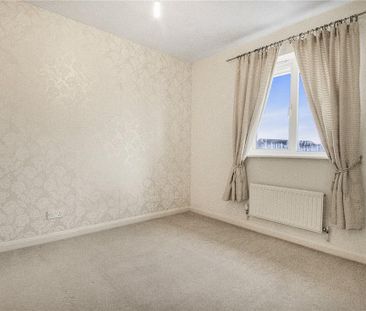 3 bedroom detached house to rent - Photo 2